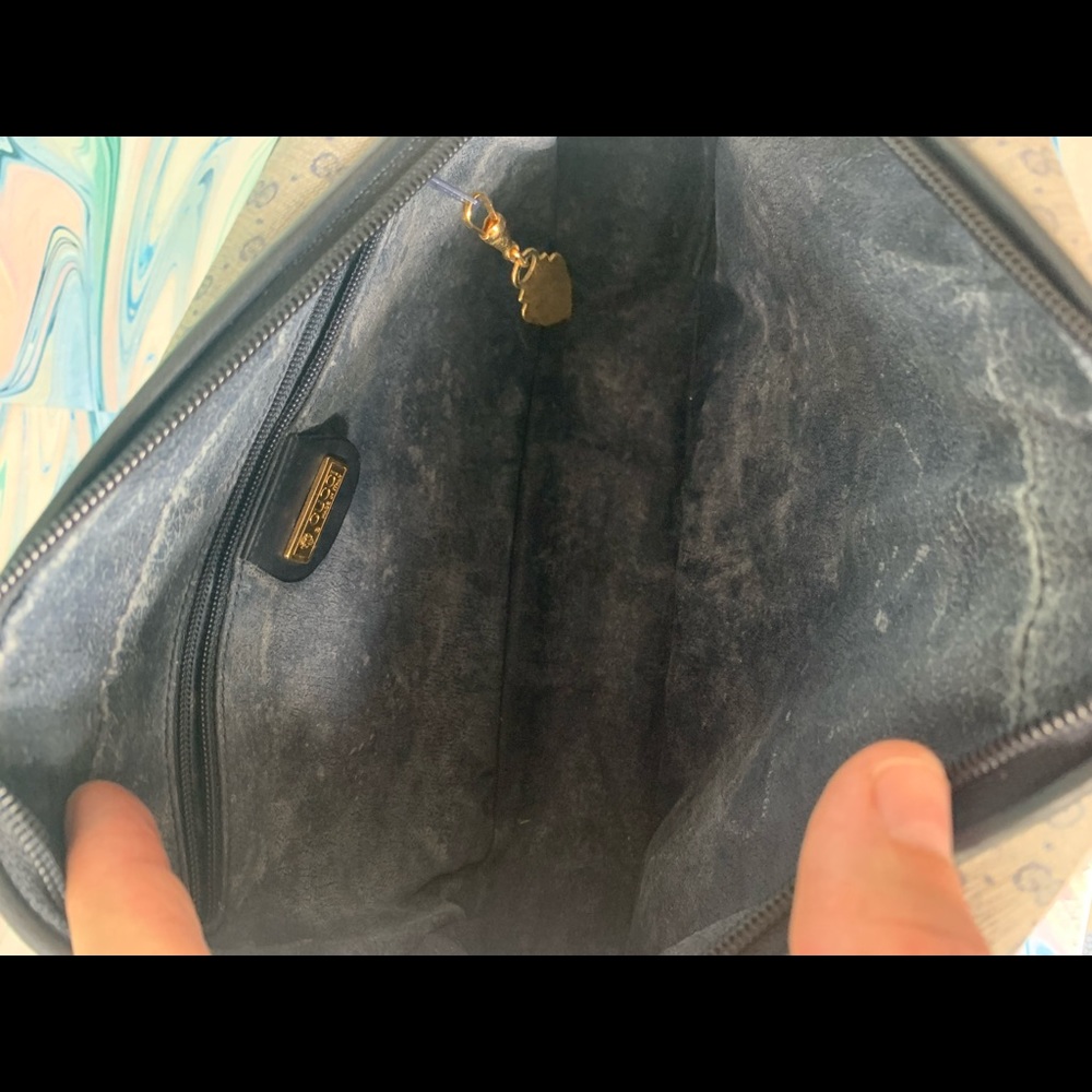 NO LOW BALLERS*Vintage Gucci Beige Monogram Crossbody Bag with Black/ Blue Trim - Picture 12 of 16